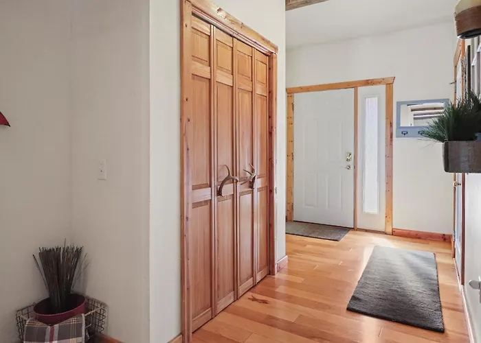Condo On Lake Minocqua, Walk To Downtown Dock Available